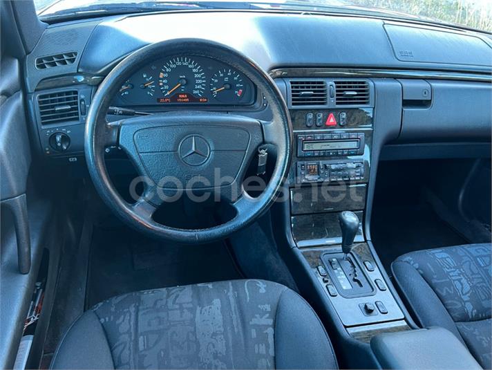 MERCEDES-BENZ Clase E 320 AVANTGARDE 4p.