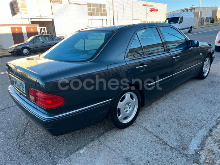 MERCEDES-BENZ Clase E 320 AVANTGARDE 4p.