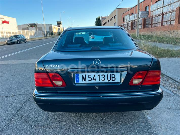 MERCEDES-BENZ Clase E 320 AVANTGARDE 4p.